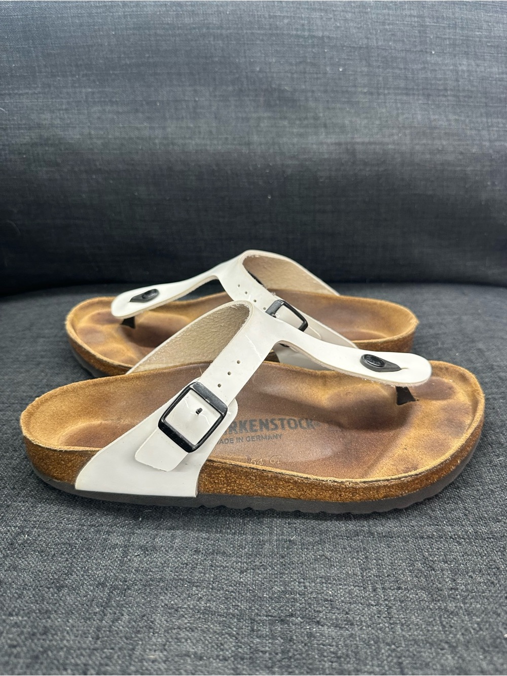 Birkenstock White Gizeh Thong Sandals Women's size 9 narrow width